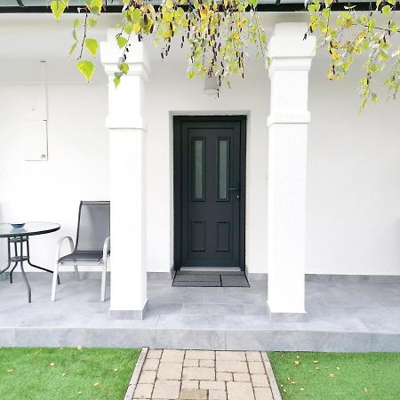 Jaszbereny Boutique Room Zewnętrze zdjęcie