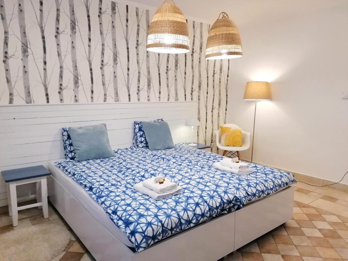 Jaszbereny Boutique Room Zewnętrze zdjęcie